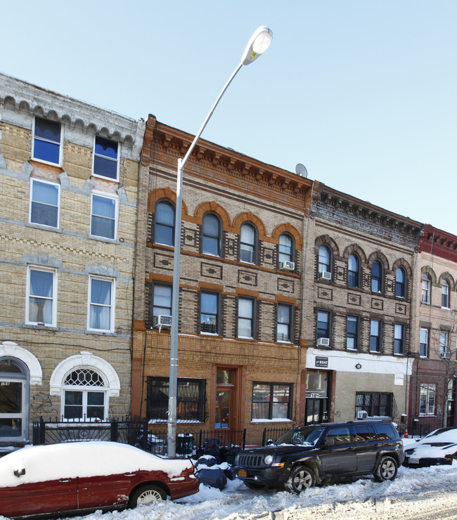 186 Irving Ave