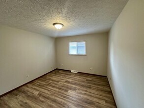 1900 Hillandale Ave in Columbus, OH - Building Photo - Building Photo