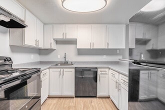 Majestic Bay in Des Moines, WA - Foto de edificio - Interior Photo