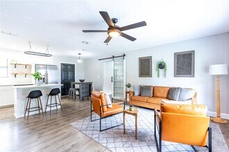 821 Parkwood Pl in Starke, FL - Building Photo - Building Photo