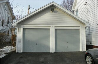 1067 Winton Rd in Rochester, NY - Building Photo - Building Photo