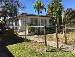 1830-1836 Lincoln St in Hollywood, FL - Building Photo - Building Photo