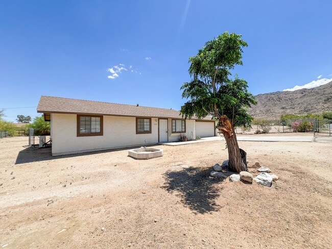7065-7049 49 Palms Ave in Twentynine Palms, CA - Building Photo - Building Photo
