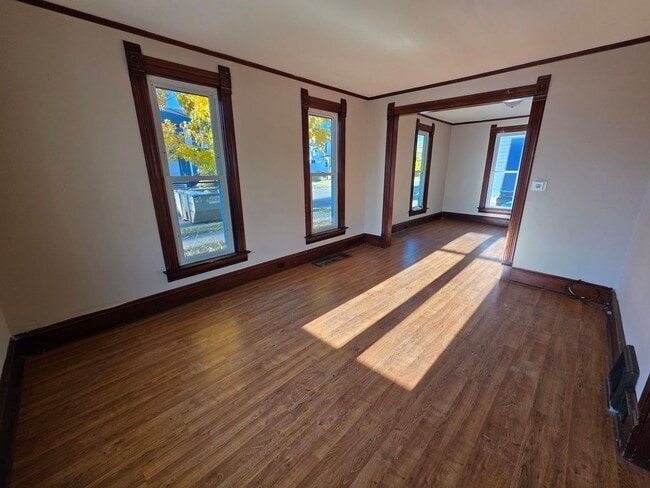 property at 523-525 Bay St