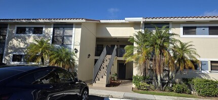 1513 Lake Crystal Dr in West Palm Beach, FL - Building Photo - Building Photo