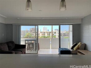 1548 Liholiho St in Honolulu, HI - Building Photo - Building Photo