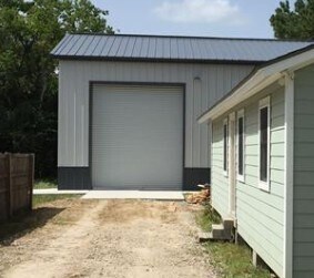 1090 Williams Dr in Kemah, TX - Building Photo
