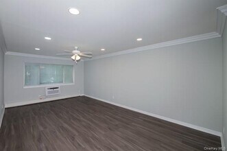 21 Brentwood Rd in Bay Shore, NY - Building Photo - Building Photo