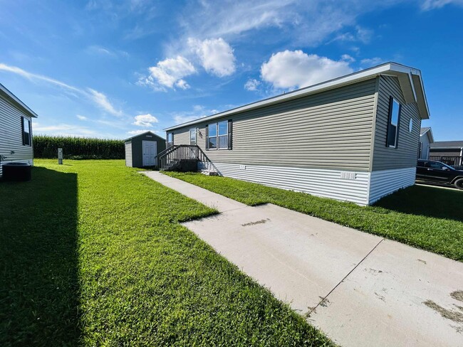 2205 Peregrine Ave NW in Stewartville, MN - Building Photo - Building Photo