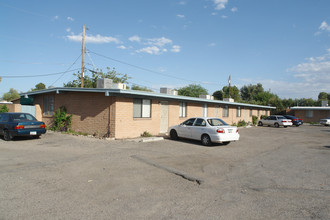 260 E Wetmore Rd in Tucson, AZ - Foto de edificio - Building Photo