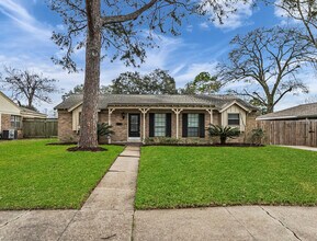 5807 Burlinghall Dr in Houston, TX - Building Photo - Building Photo