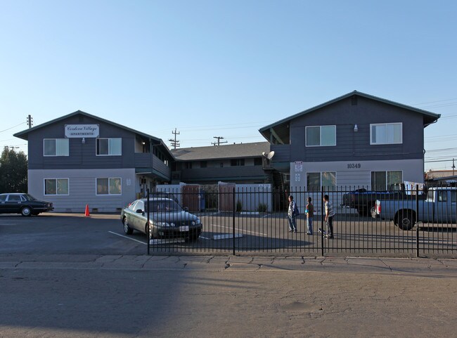 Mills Tower Apartments in Rancho Cordova, CA - Building Photo - Building Photo