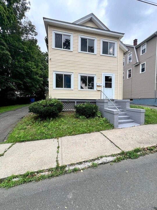 197 Sunnyside Ave in Waterbury, CT - Building Photo