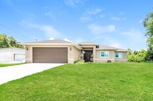 3312 26th St SW in Lehigh Acres, FL - Building Photo