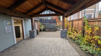 Valley St Duplex in Duvall, WA - Building Photo - Building Photo