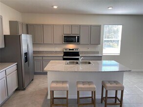 9011 Milestone Dr in Sarasota, FL - Building Photo - Building Photo