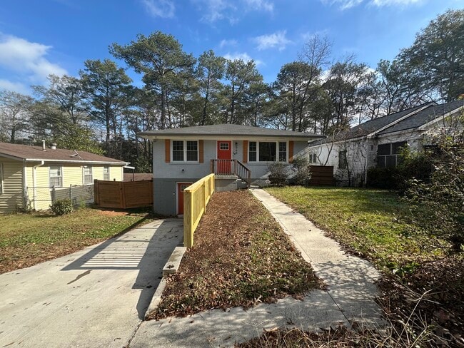 property at 569 Woods Dr NW