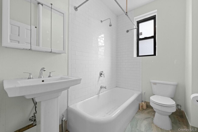 779 Riverside Dr in New York, NY - Building Photo - Building Photo