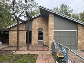 2309 Bitter Creek Dr in Austin, TX - Building Photo