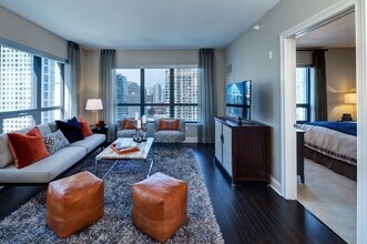 705 S Clark St, Unit 44G in Chicago, IL - Building Photo - Building Photo