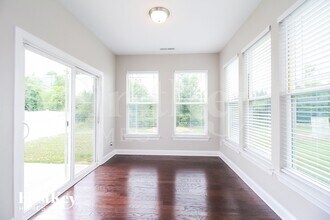 130 Habersham Ct, Unit 412 in Lexington, NC - Foto de edificio - Building Photo