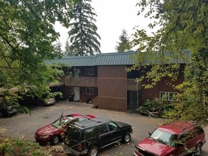 102 Florence St in Kelso, WA - Foto de edificio - Building Photo