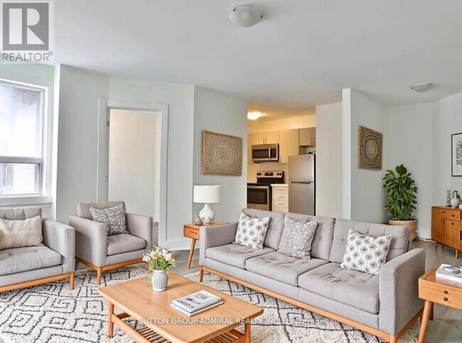 34 Heydon Park Rd in Toronto, ON - Building Photo - Building Photo