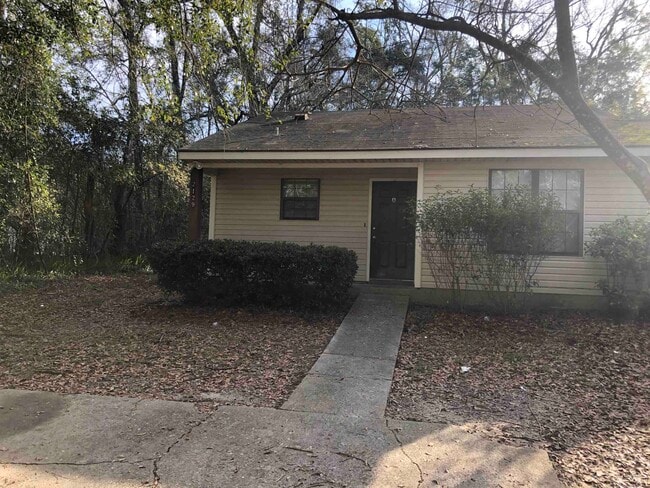 2129 Pecan Ln in Tallahassee, FL - Building Photo - Building Photo