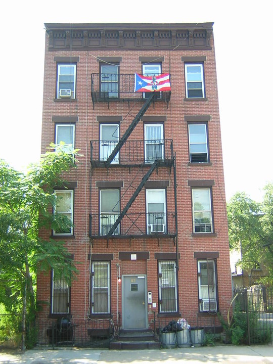 82 Marion St in Brooklyn, NY - Building Photo