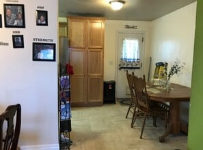 13983 Van Nuys Blvd in Arleta, CA - Foto de edificio - Building Photo