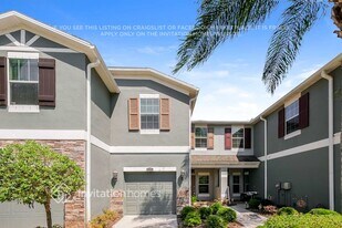 12592 Streamdale Dr in Tampa, FL - Building Photo