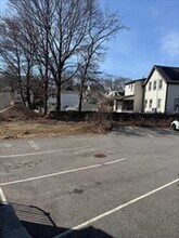 58 Kent St, Unit 2 in Quincy, MA - Foto de edificio - Building Photo