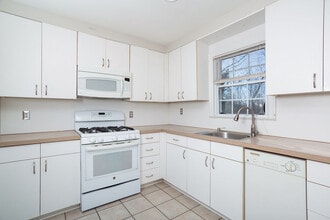 47 Valley Rd, Unit B3 in Cos Cob, CT - Building Photo - Building Photo