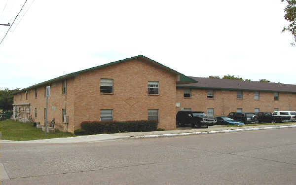 Lynn Villa Apartments in Carrollton, TX - Building Photo - Building Photo