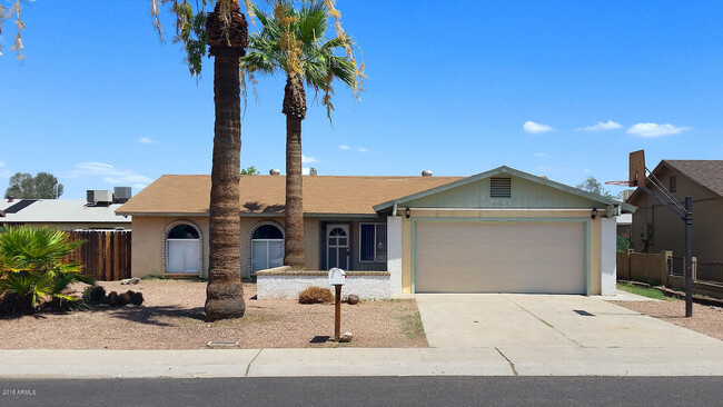 property at 7506 W Devonshire Ave