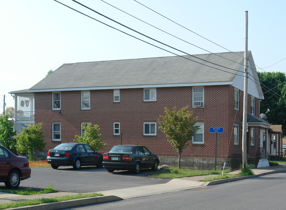 7-11 Orange St in Selinsgrove, PA - Building Photo