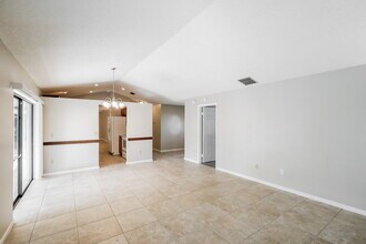 735 Daffodil Dr in Wellington, FL - Building Photo - Building Photo
