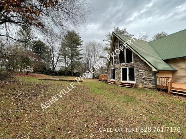 1835 Granite St in Hendersonville, NC - Building Photo - Building Photo