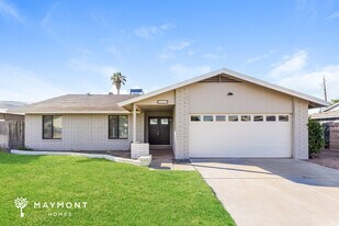 2119 W Eugie Ave in Phoenix, AZ - Building Photo