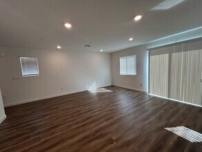 805 Congaree Ln in Redding, CA - Building Photo - Building Photo