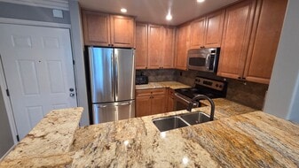 3520 Lebon Dr in San Diego, CA - Building Photo