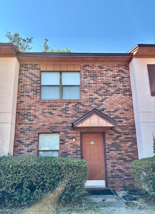 696 Tyner St in Fort Walton Beach, FL - Building Photo