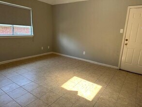 1042 Kim Ln in Mesquite, TX - Building Photo - Building Photo