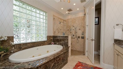 7667 Martino Cir in Naples, FL - Building Photo - Building Photo