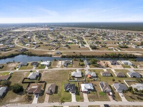 2632 NW 4th Ave in Cape Coral, FL - Foto de edificio - Building Photo