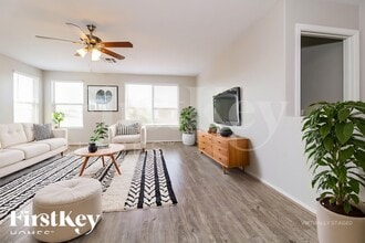 11919 W Scotts Dr in El Mirage, AZ - Foto de edificio - Building Photo