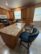 1860 E 12th St in National City, CA - Foto de edificio - Building Photo