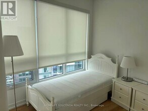 117 McMahon Dr in Toronto, ON - Building Photo - Building Photo