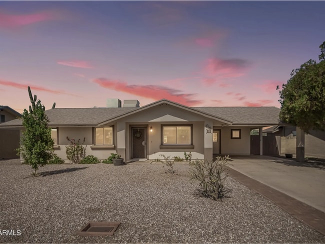 property at 222 W Ivyglen St