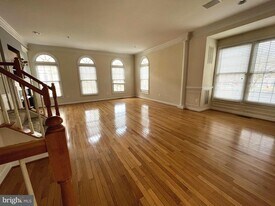 1601 Leeds Castle Dr in Vienna, VA - Building Photo